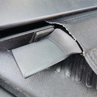 Nắp chặn cho nắp khoang hành lý Skoda Octavia