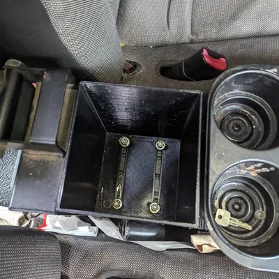 Ngăn để tay cho bảng điều khiển trung tâm của xe Crown Victoria