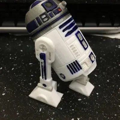 Mô hình R2-D2 có chân lên dây cót cho trò chơi ghép hình