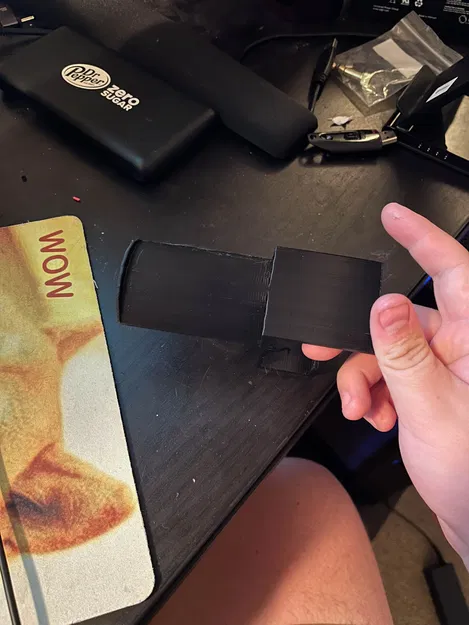 Giá đỡ tai nghe cho bàn làm việc IKEA Bekant - Image 6