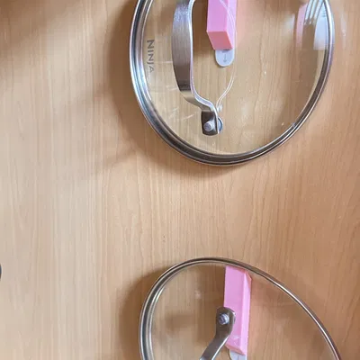 Móc dán nắp nồi tiện dụng cho nhà bếp