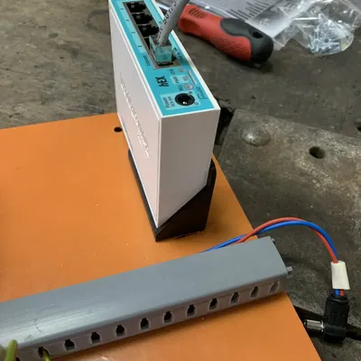 Giá đỡ Mikro Tik hEX RouterBOARD lắp đặt đứng