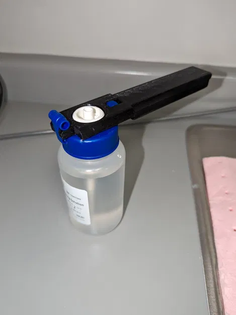 Mở nắp chai Ion Torrent S5 Genexus bằng dụng cụ chuyên dụng - Image 1