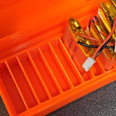 Khay lưu trữ Gridfinity cho 10 pin LiPo với nắp đậy