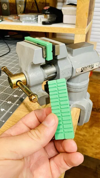 Mỏ cặp mềm cho kẹp bàn Central Machinery 2.5 - Image 2