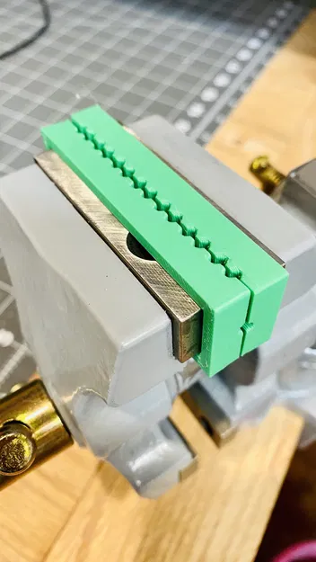 Mỏ cặp mềm cho kẹp bàn Central Machinery 2.5 - Image 8