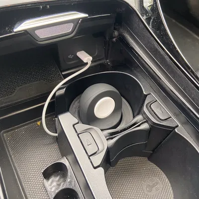 Giá đỡ sạc Apple Watch cho khay để cốc Mercedes C / GLC (2021+)