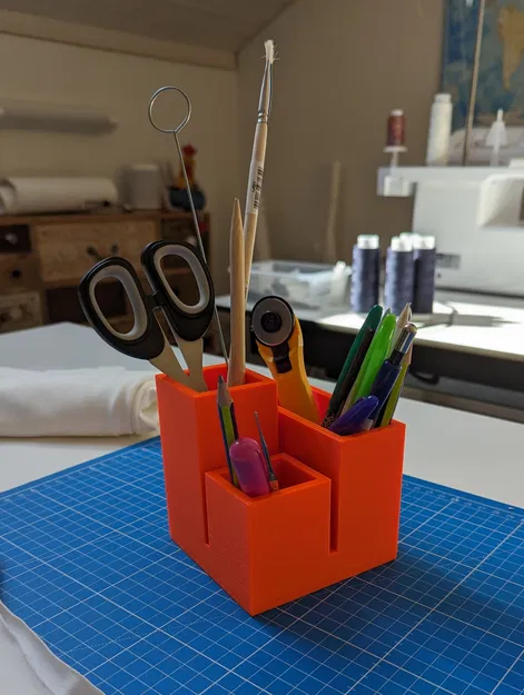 Giá đỡ bút gạch 100 x 100 x 105/85/65 mm - Image 1