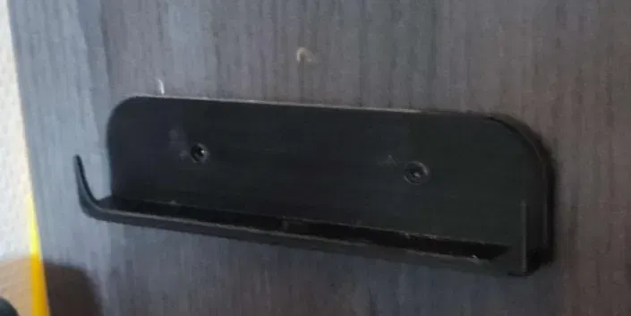 Giá đỡ treo tường cho Nintendo Switch với lỗ cáp USB - Image 2