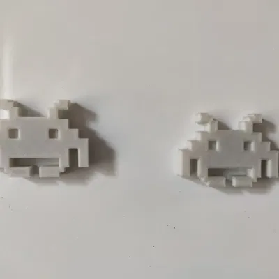 Kẻ xâm lược không gian với nam châm 10mm