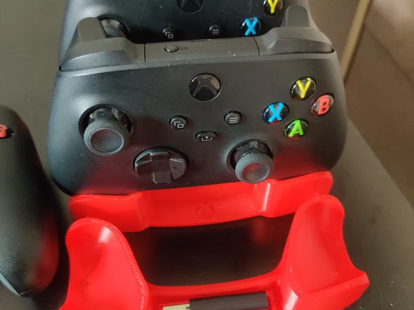 Giá đỡ tay cầm Xbox 4 chiếc với chỗ để USB - Image 1