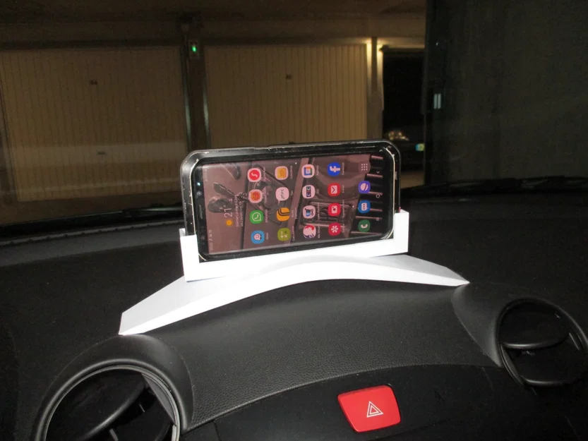 Giá đỡ smartphone Galaxy hình Mazda 2 - Image 1