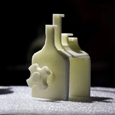 Giá đỡ đa năng cho cáp sạc và vít