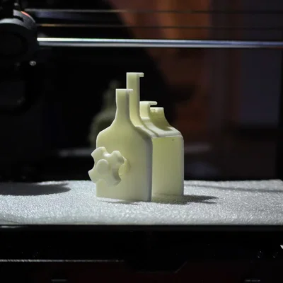 Giá đỡ đa năng cho cáp sạc và vít