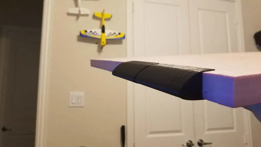 Gắn cánh cho mô hình máy bay RC bằng bìa xốp 1 inch - Image 1