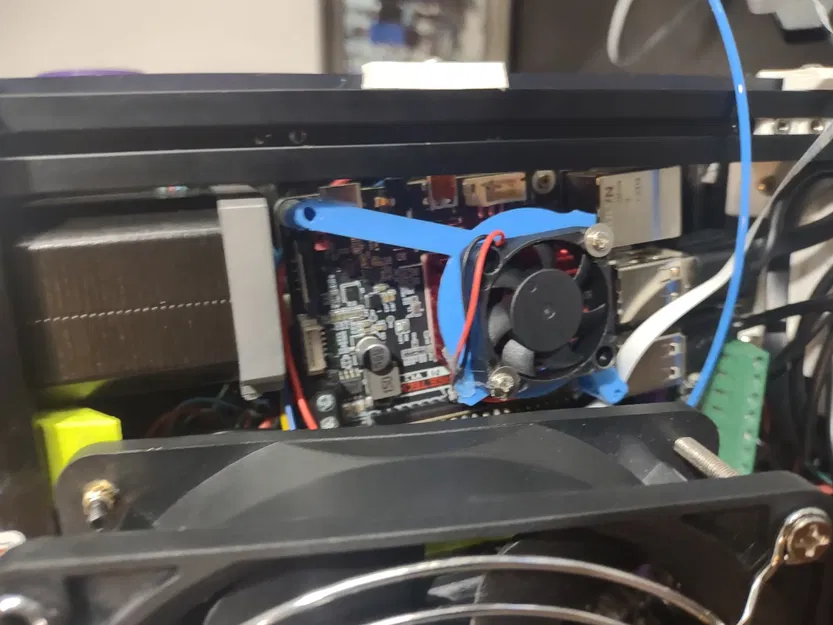 Giá đỡ quạt 30mm cho BTT Pi V1.2 - Image 1