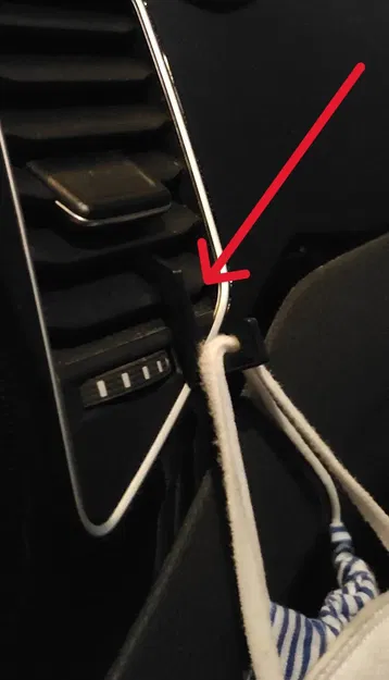 Móc treo khẩu trang trên cửa gió ô tô - Image 2