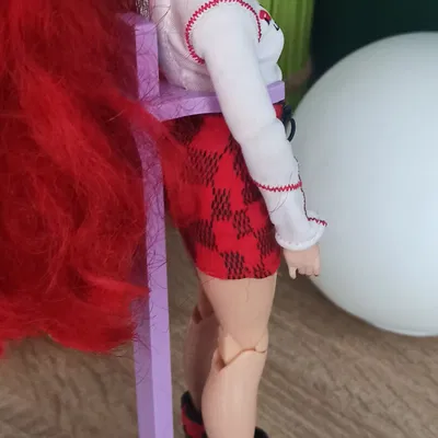 Giá đỡ chân máy cho búp bê Rainbow High