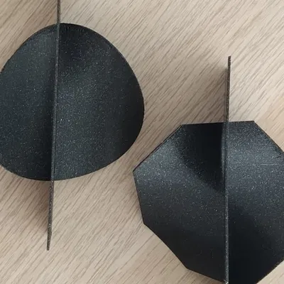 Trò chơi khéo léo với chip và khe hẹp