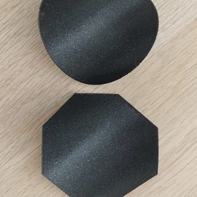 Trò chơi khéo léo với chip và khe hẹp