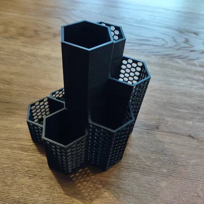 Giá đỡ bút độc đáo cho bàn làm việc