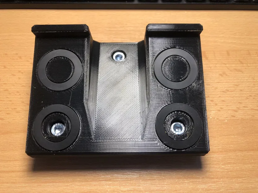 Giá đỡ bàn Fanatec CSL DD với chân cao su - Image 2