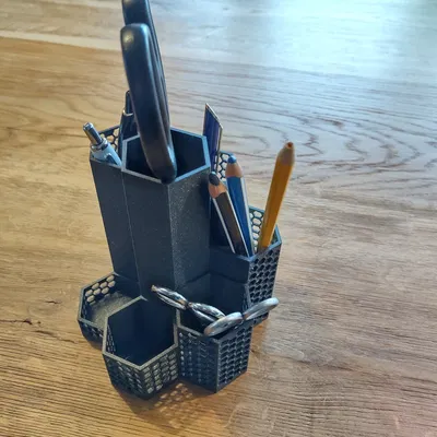 Giá đỡ bút độc đáo cho bàn làm việc