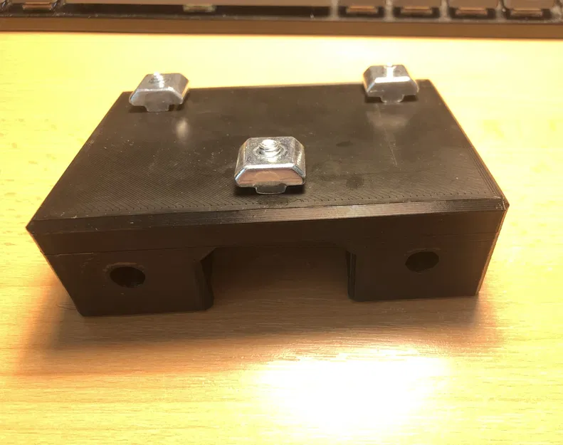 Giá đỡ bàn Fanatec CSL DD với chân cao su - Image 4