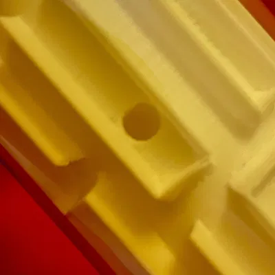 Nắp lọ thuốc hình mê cung 3D với thiết kế đa chiều