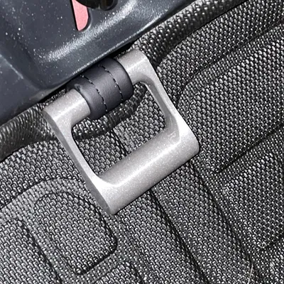 Tay cầm mở khoang chứa đồ Tesla dễ dàng hơn