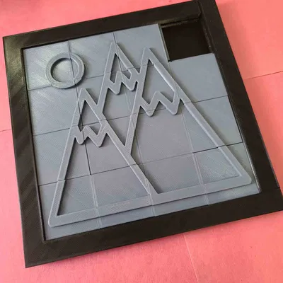 Câu đố trượt cổ điển với hình ảnh dãy núi