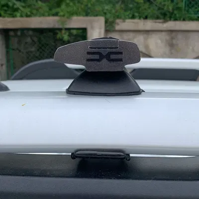 Giá đỡ cuối thanh chắn mái xe Dacia Duster