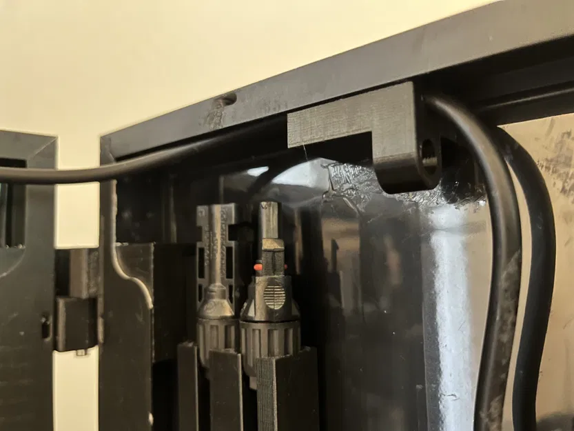 Hộp năng lượng mặt trời di động từ 2 tấm pin 100W - Image 7