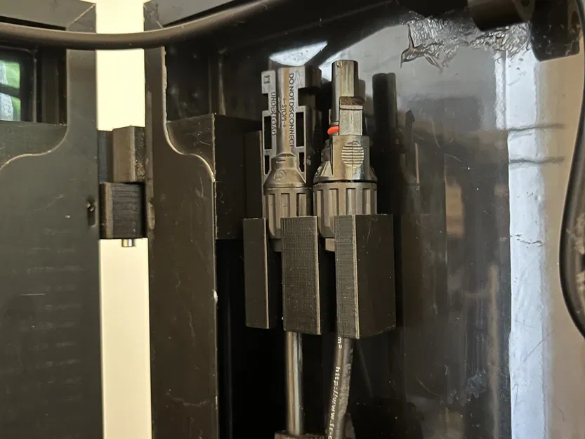 Hộp năng lượng mặt trời di động từ 2 tấm pin 100W - Image 11