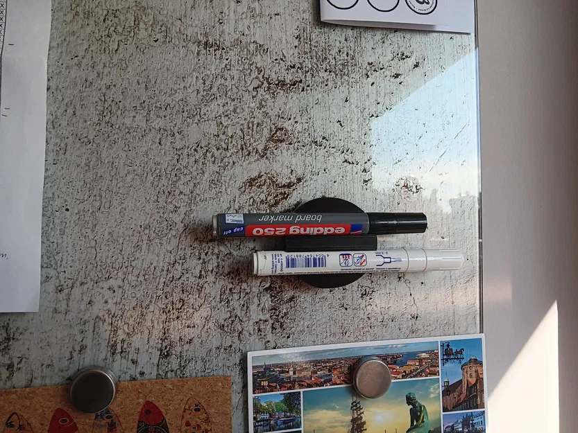 Kẹp bút trắng với chức năng tẩy từ tính - Image 1