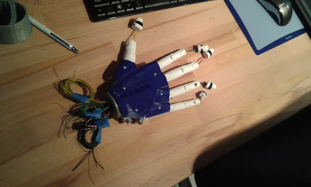 Cánh tay và bàn tay phải của mô hình InMoov - Image 3