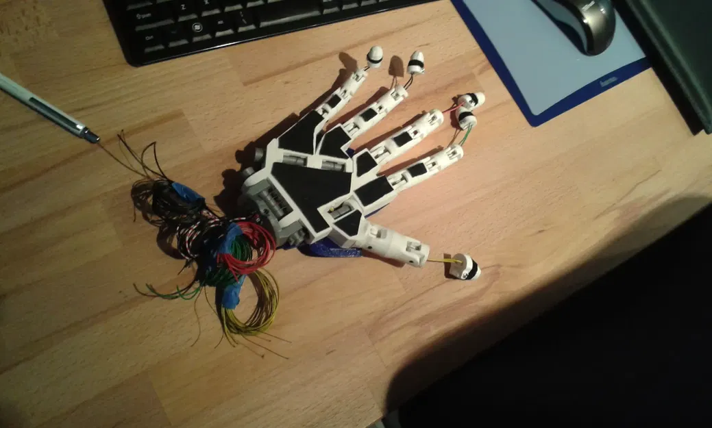 Cánh tay và bàn tay phải của mô hình InMoov - Image 4