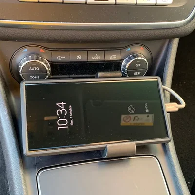 Giá đỡ điện thoại thông minh cho xe Mercedes CLA