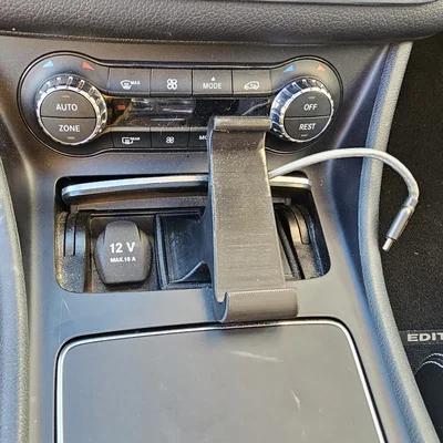 Giá đỡ điện thoại thông minh cho xe Mercedes CLA