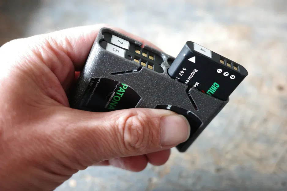 Giá đỡ pin DB-110 / LI-90b cho máy ảnh Ricoh GR III / GR IIIx - Image 3