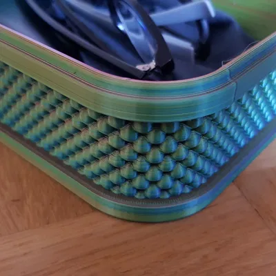 Thùng xếp chồng đa dạng thiết kế kích thước 196x136x47mm