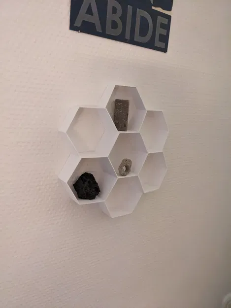 Giá treo tường hình lục giác đơn giản - Image 2