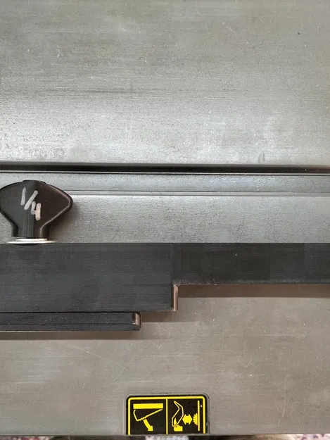 Hướng dẫn cuộn cho máy cưa bàn Dewalt với featherboard - Image 3