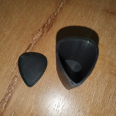 Giá đỡ cho đàn ghi-ta với khả năng chứa 50 chiếc pick