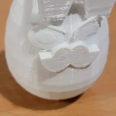 Trứng gián điệp tức giận của Mateo