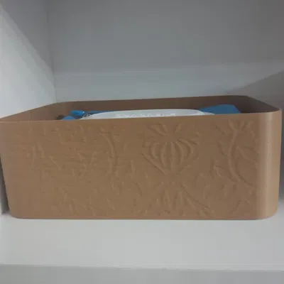 Hộp đựng họa tiết hoa tinh tế cho khăn ướt Cottonelle™