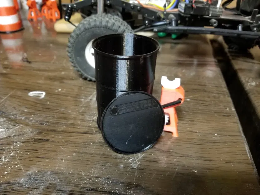 Thùng thép 55 gallon cho garage tỉ lệ 1/10 - Image 1