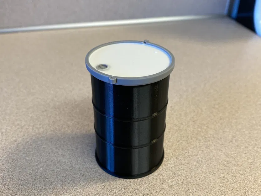 Thùng 55-Gallon tỷ lệ 1/14 với nắp và vòng giữ nắp - Image 1