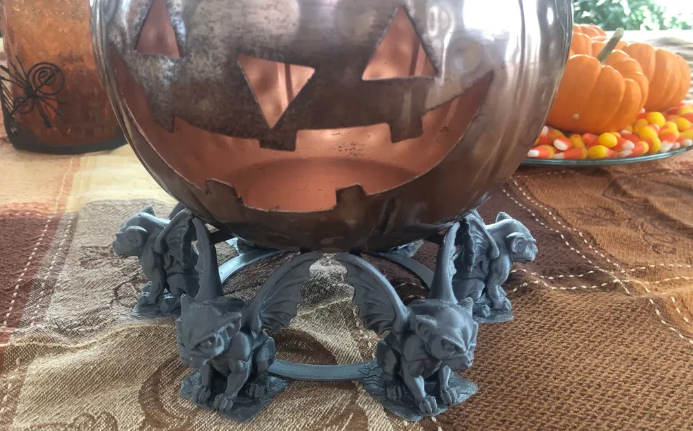 Vòng tay Gargoyle nâng chậu bí đồng cho Halloween - Image 1