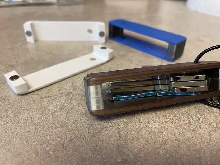 Giá đỡ giảm tiếng cho chùm chìa khóa - Image 1